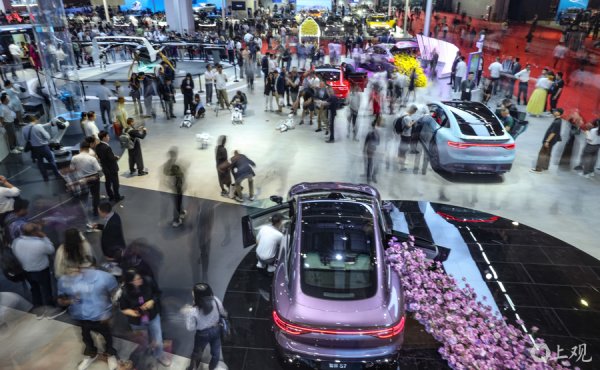 赢赢顺配资 场面｜本届车展高颜值车吸睛