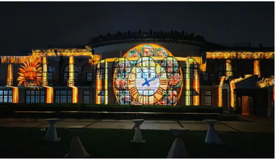 双融网 光峰专显助力2025达沃斯论坛，T Pro系列点亮3D Mapping光影秀